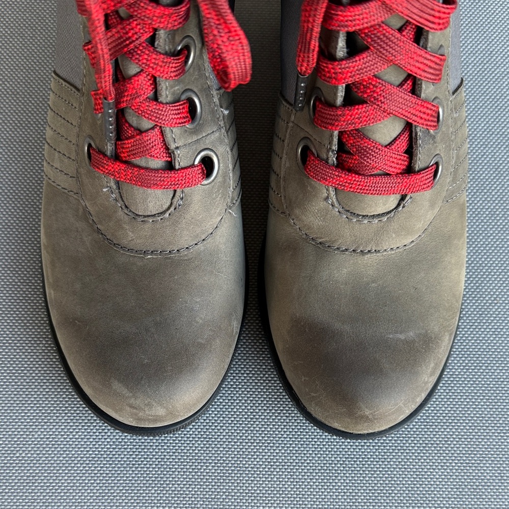 Sorel Lexie Women's Gray and Red Lace-Up Boots - Picture 6 of 11
